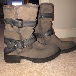 Combat style boots